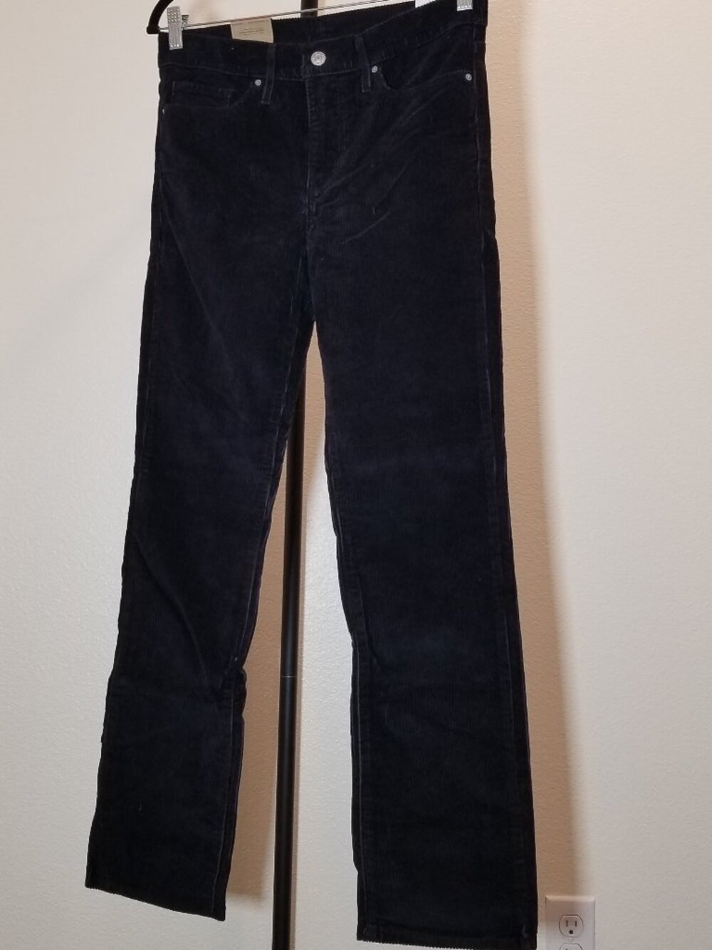 Levi's 314 Womens 29x30 Shaping Corduroy Straight Leg Black Pant Street NWT
